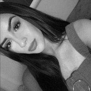 Meet your Posher, Vania